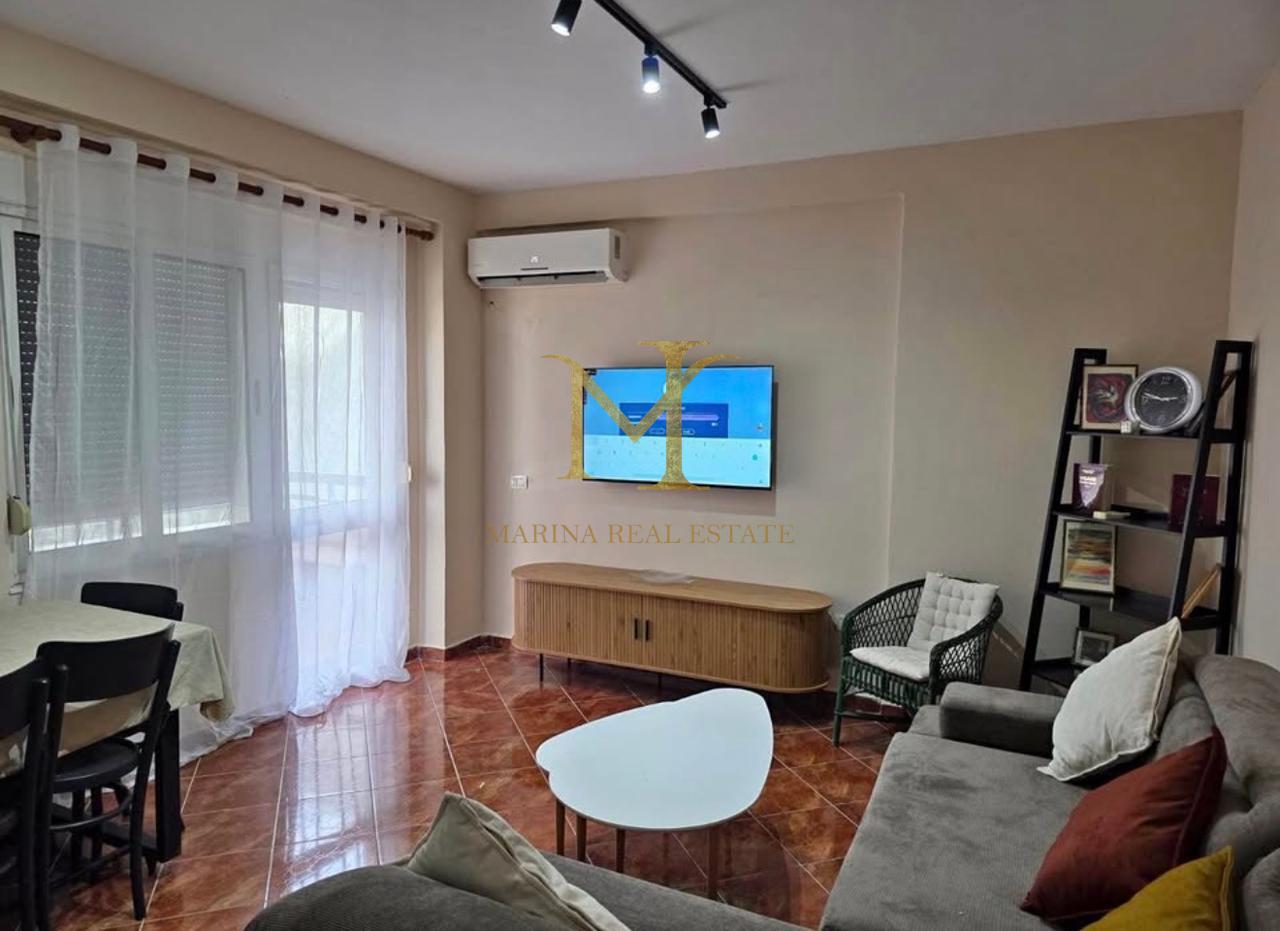 Shitet Apartament 1+1 – Shkëmbi i Kavajës, Durrës