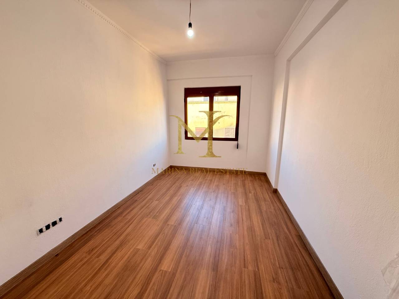 Shitet Apartament 1+1 Në Hekurudha, Plazh Durrës