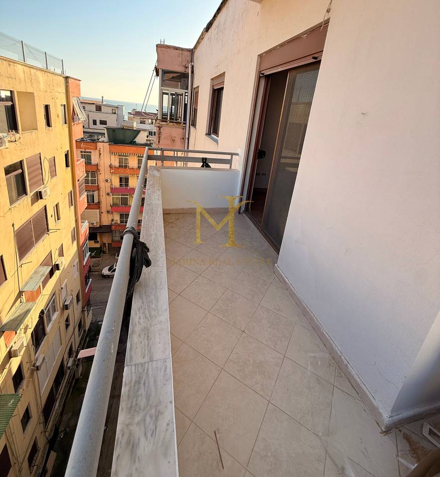 Shitet Apartament 1+1 Në Hekurudha, Plazh Durrës