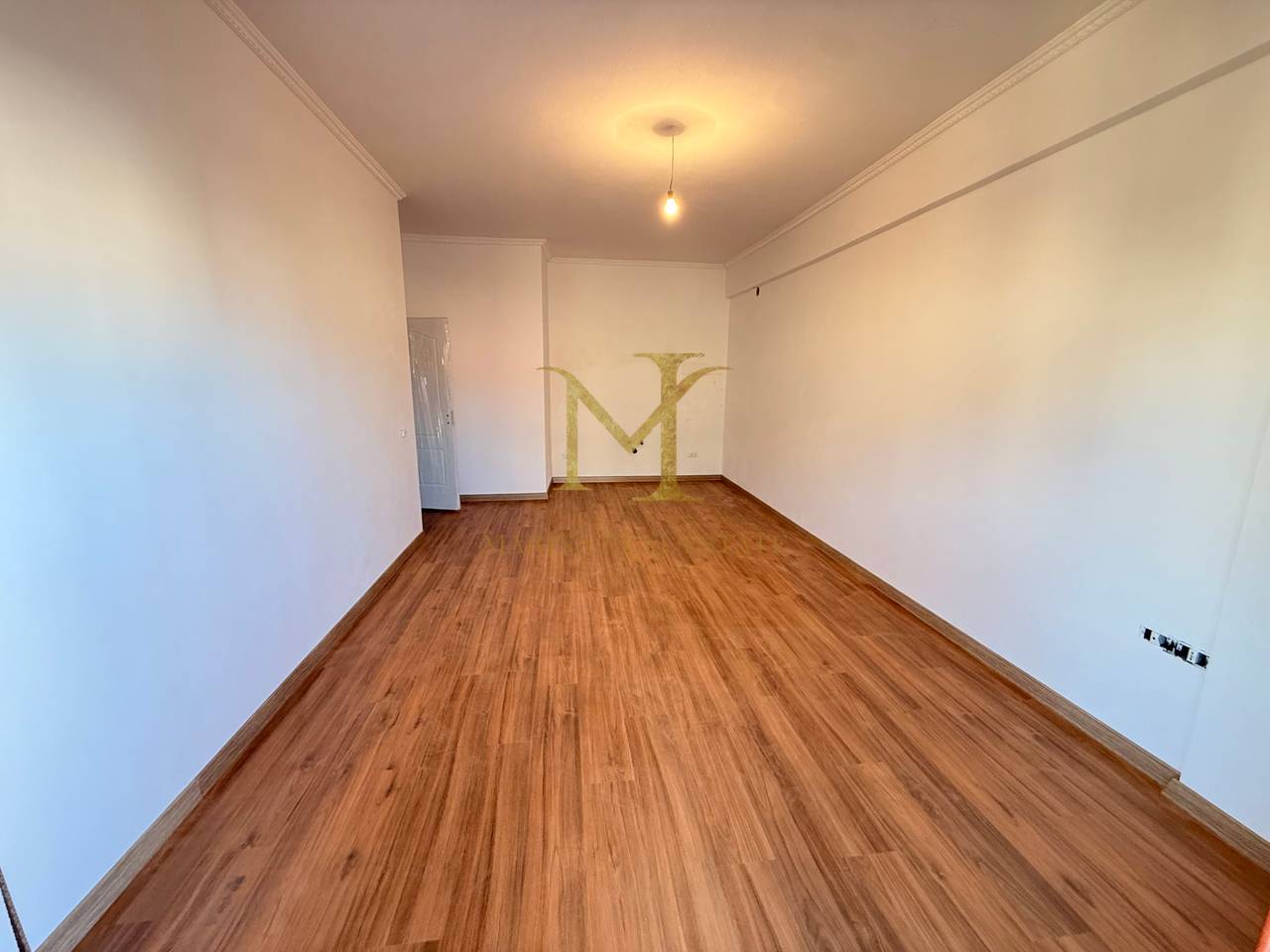 Shitet Apartament 1+1 Në Hekurudha, Plazh Durrës