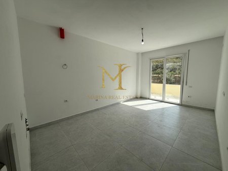 Shitet Apartament 1+1 – Shkëmbi i Kavajës, Durrës