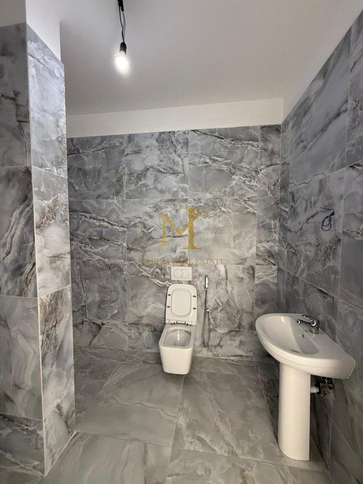 Shitet Apartament 2+1+ 90 m2 Verande – Shkëmbi i Kavajës, Durrës