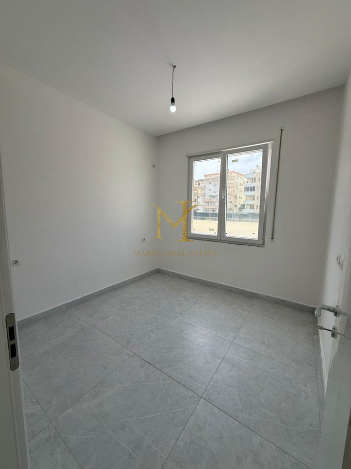 Shitet Apartament 2+1+ 90 m2 Verande – Shkëmbi i Kavajës, Durrës