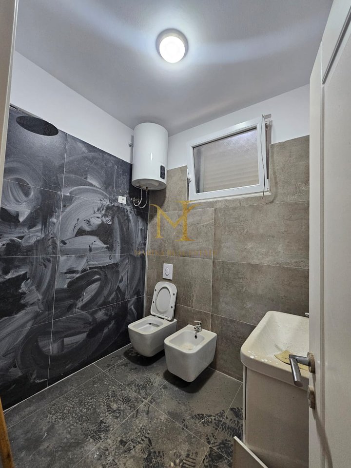 SHITET APARTAMENT 2+1 TE SPITALI RAJONAL DURRES!!!