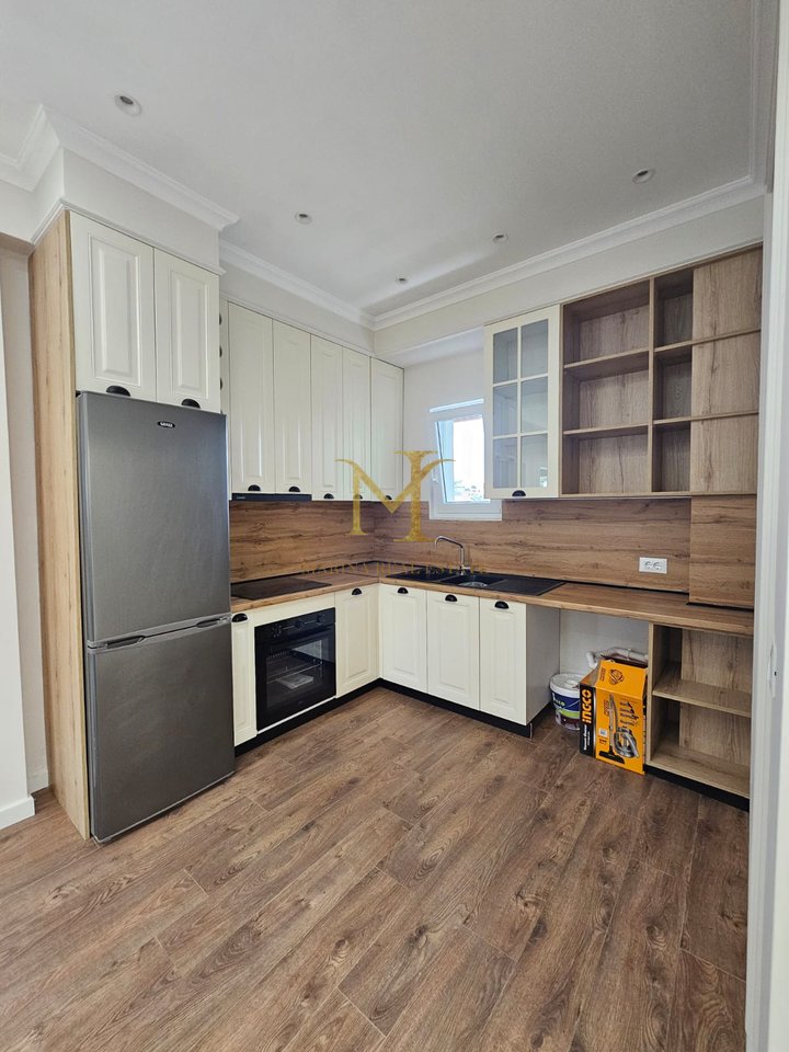 SHITET APARTAMENT 2+1 TE SPITALI DURRES!!