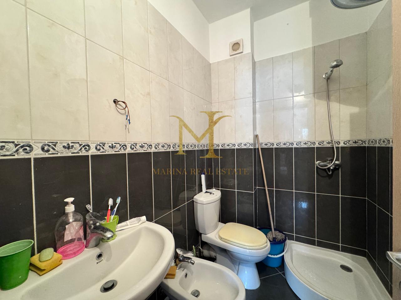Shitet apartament 2+1+2 në Durrës, zona Plazh