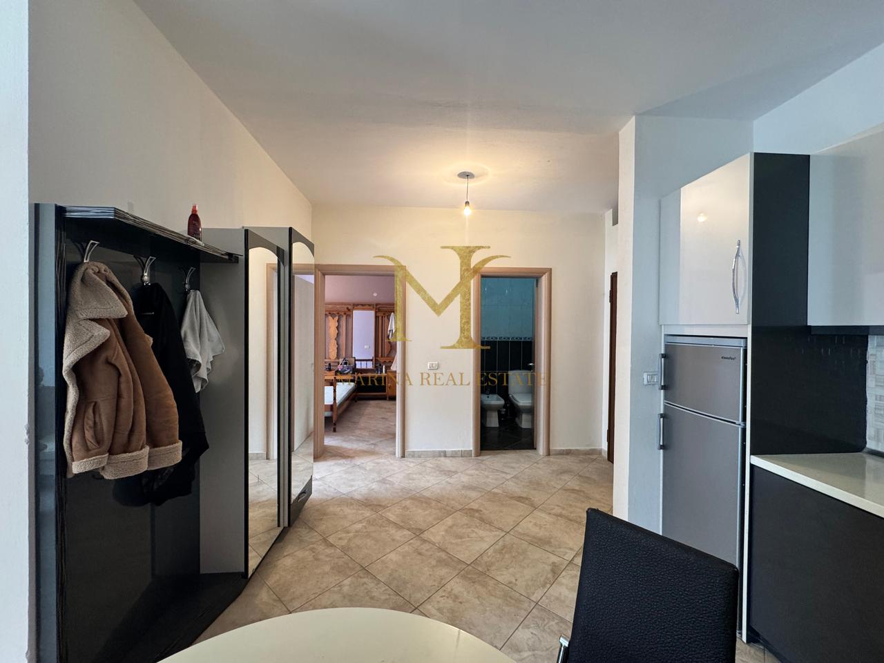 Shitet apartament 2+1+2 në Durrës, zona Plazh