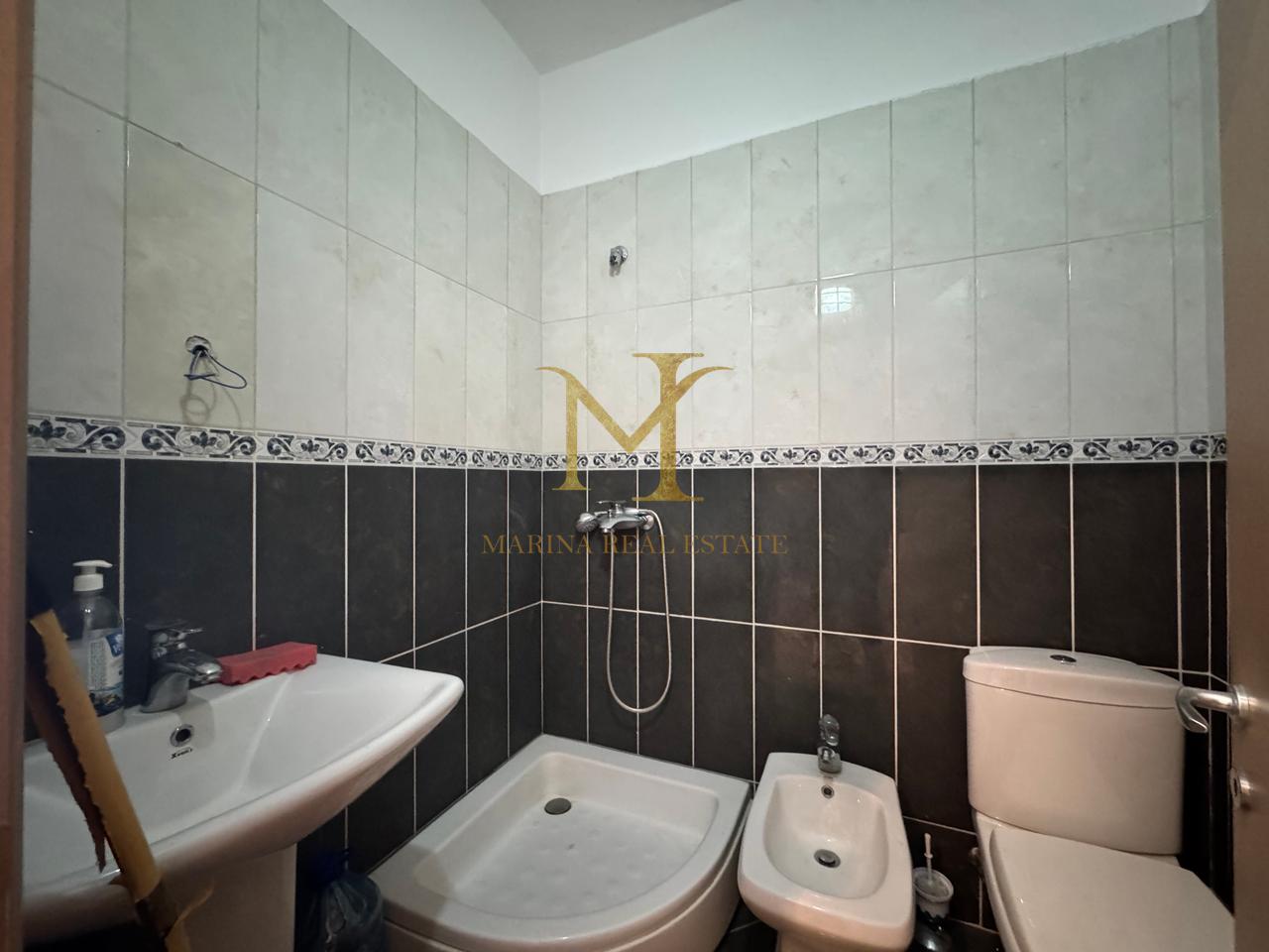 Shitet apartament 2+1+2 në Durrës, zona Plazh