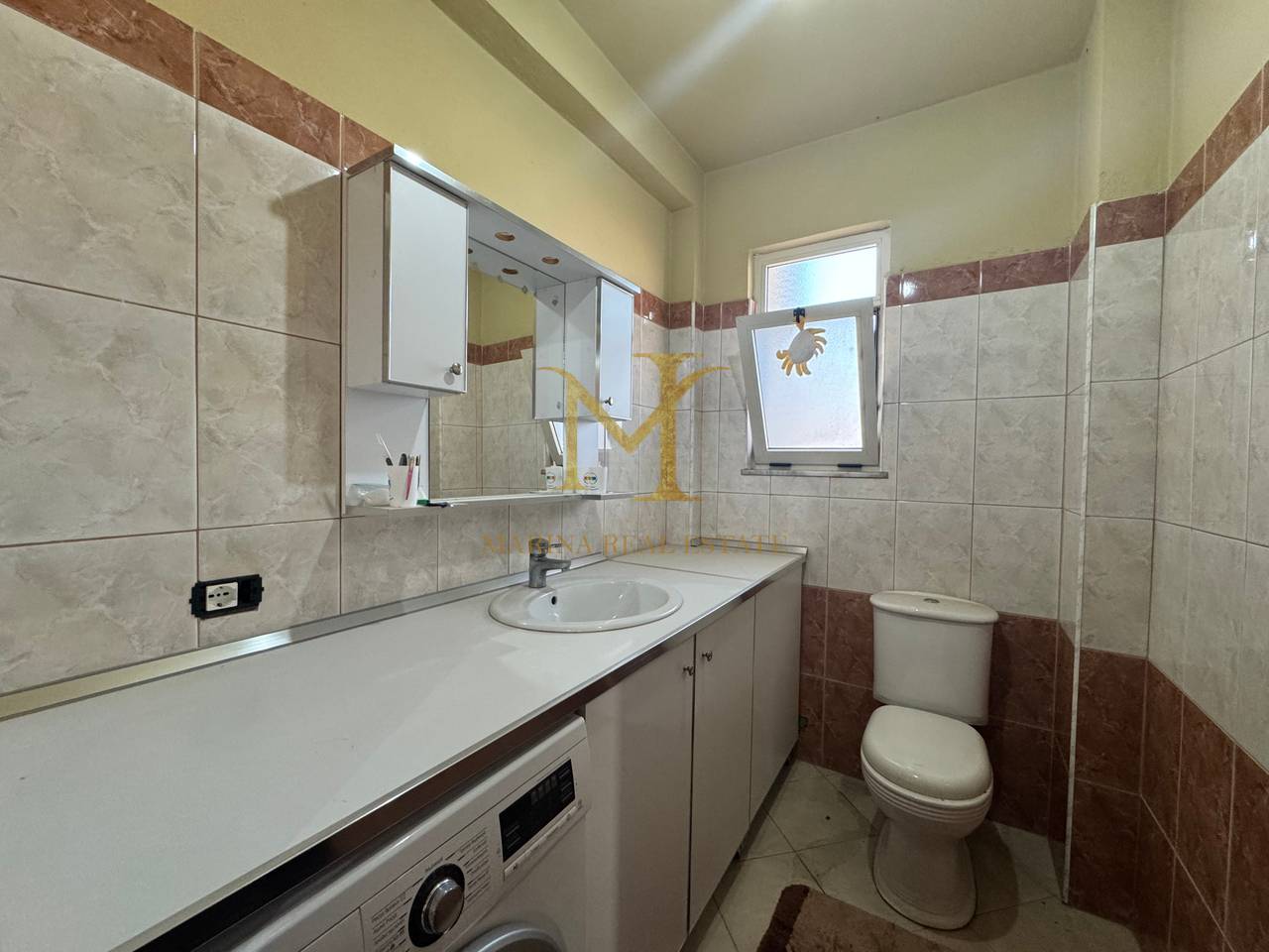 Shitet apartament 2+1+2 ne Durres, Stadiumi. 3 ballkon, 160m2 total