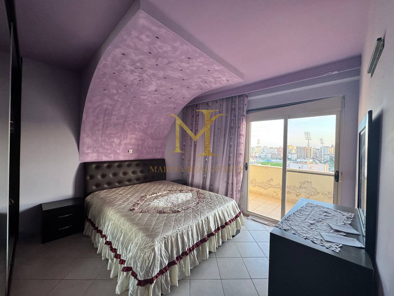 Shitet apartament 2+1+2 ne Durres, Stadiumi. 3 ballkon, 160m2 total