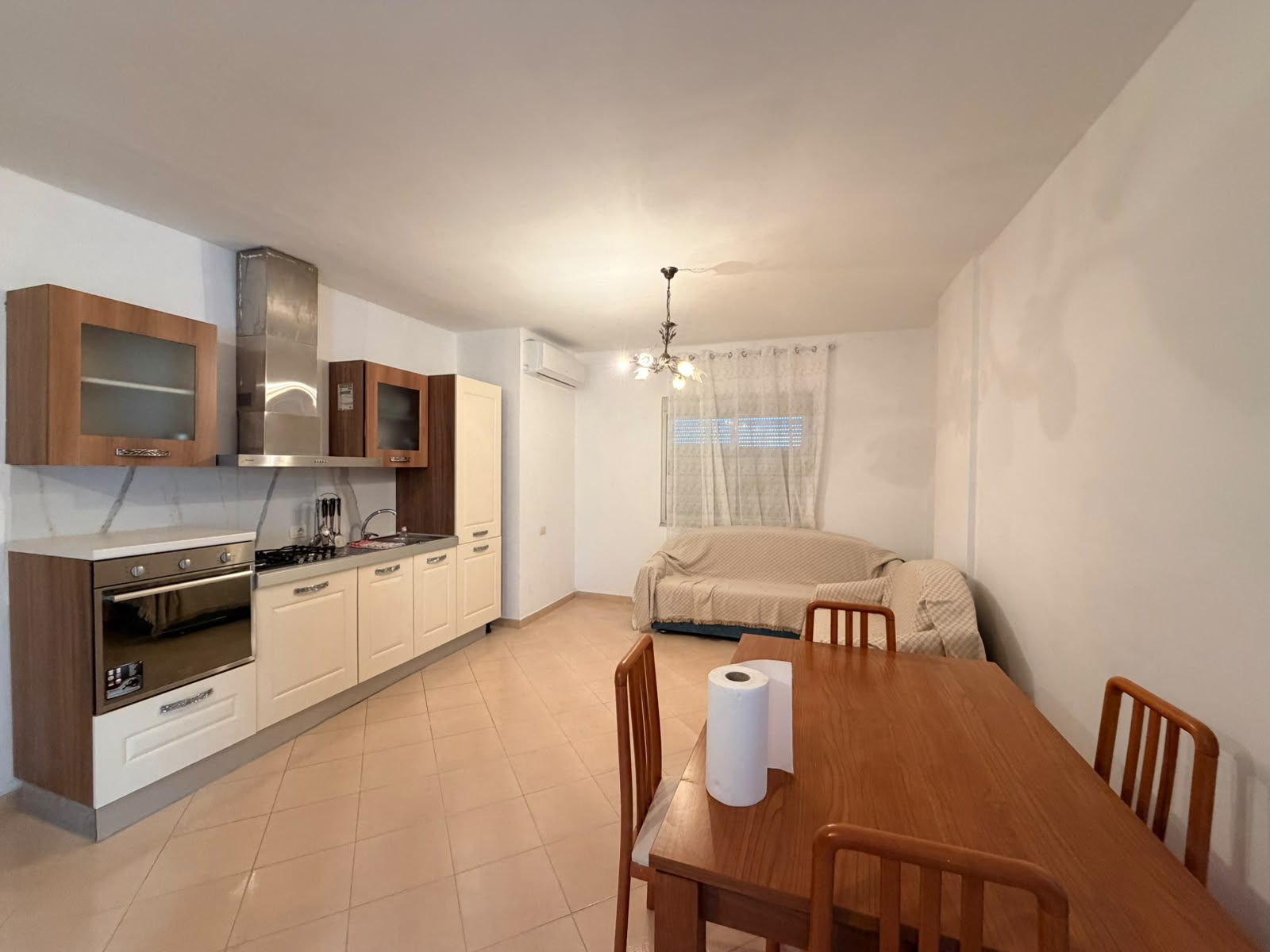 JEPET ME QIRA APARTAMENT 2+1 NË SHKËMBIN E KAVAJËS, DURRËS