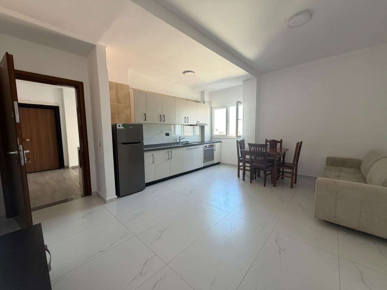 SHITET APARTAMENT 2+1 NE GOLEM! thumbnail 3