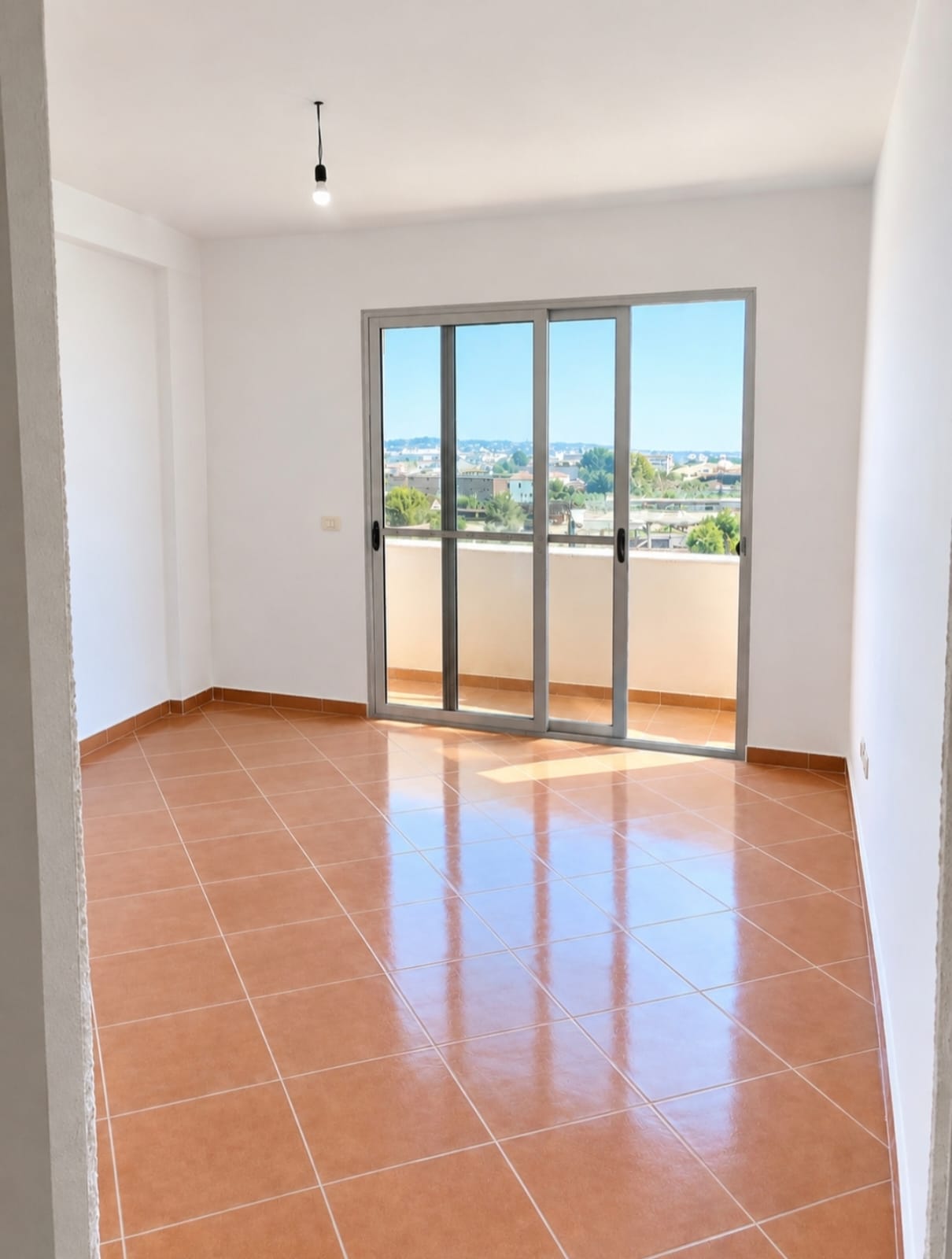 SHITET APARTAMENT 1+1 NE PLAZH RROTA KUQE!
