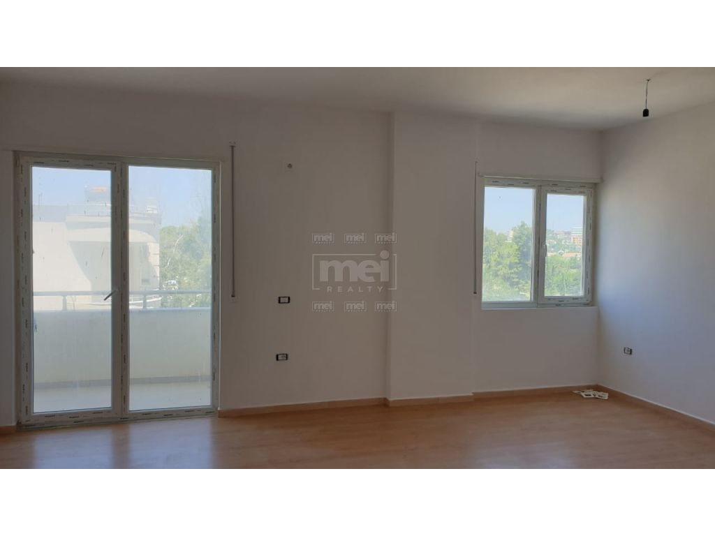 Te Shkembi i Kavajes, Shitet Apartament 1+1