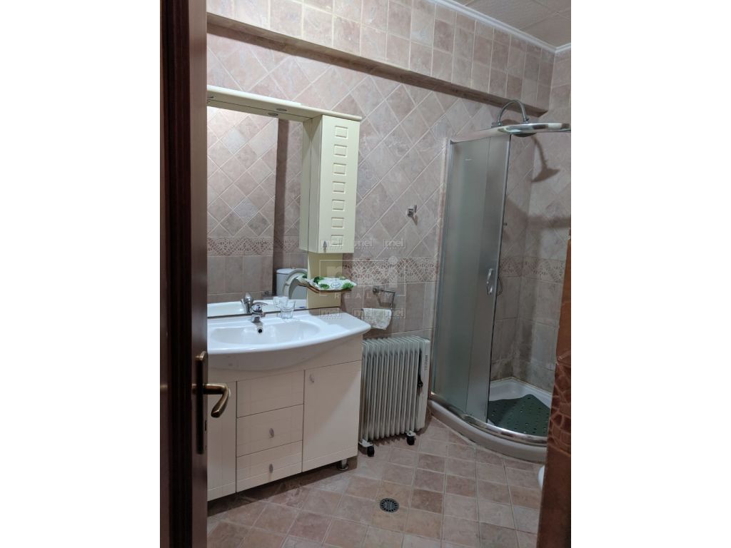 Super apartament per qira 11