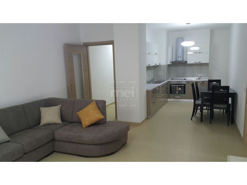Apartament 2+1 me Garazhd Tek Kompleksi Shekulli