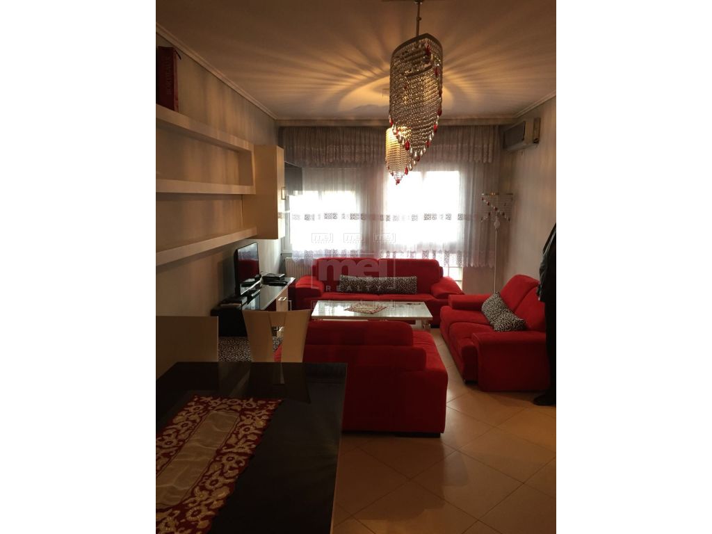Zogut i Zi, Jepet me qira Apartament 3+1+2 tualete
