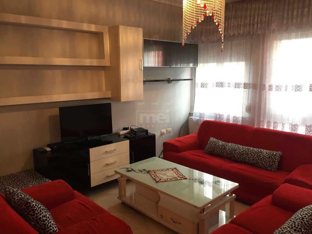 Zogut i Zi, Jepet me qira Apartament 3+1+2 tualete