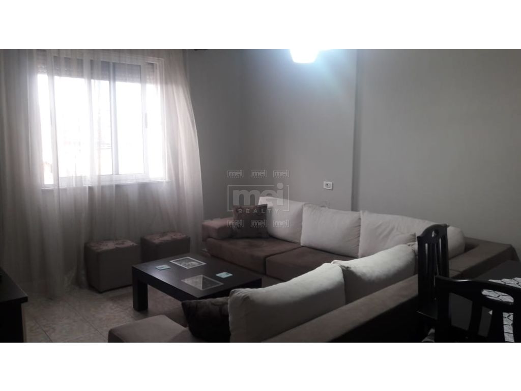 Zogu I Zi , Shitet Apartament 1+1 .