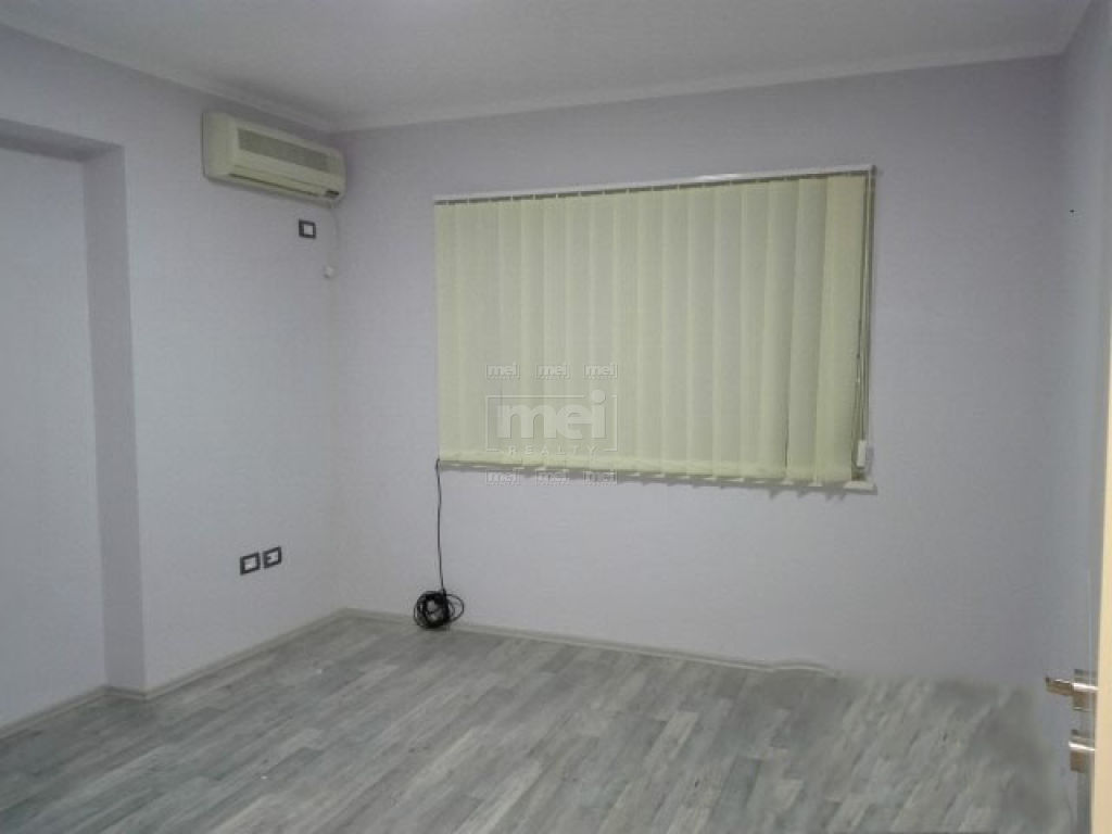 In Qender, For Rent Business Environment. 0