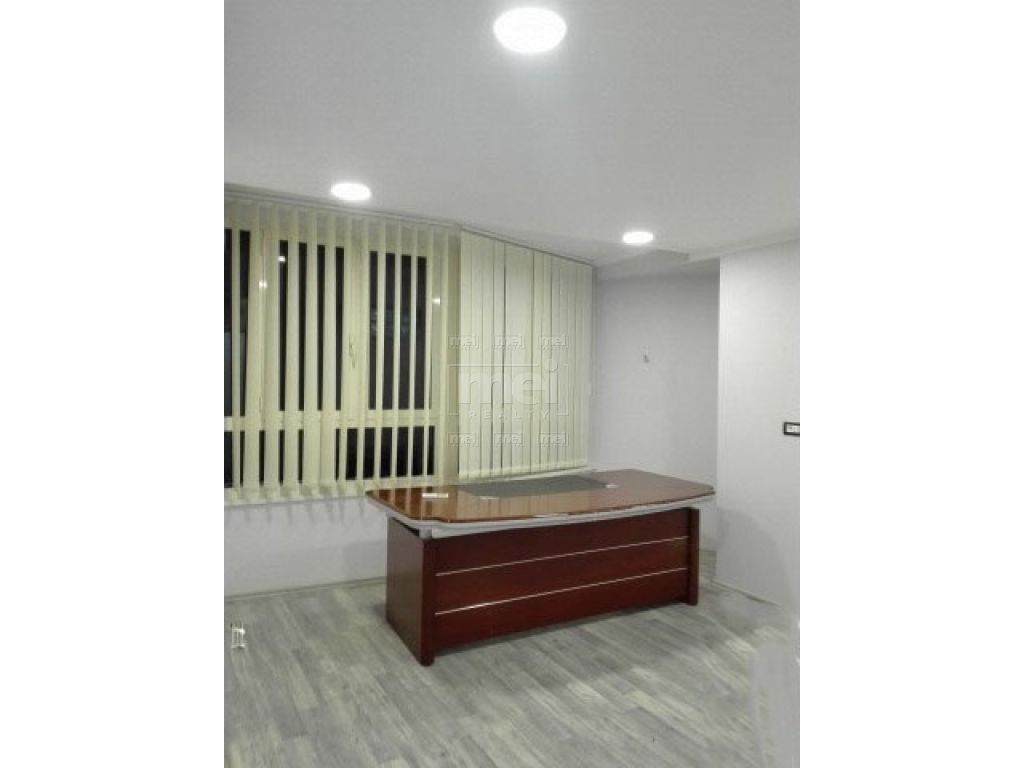 In Qender, For Rent Business Environment. 1