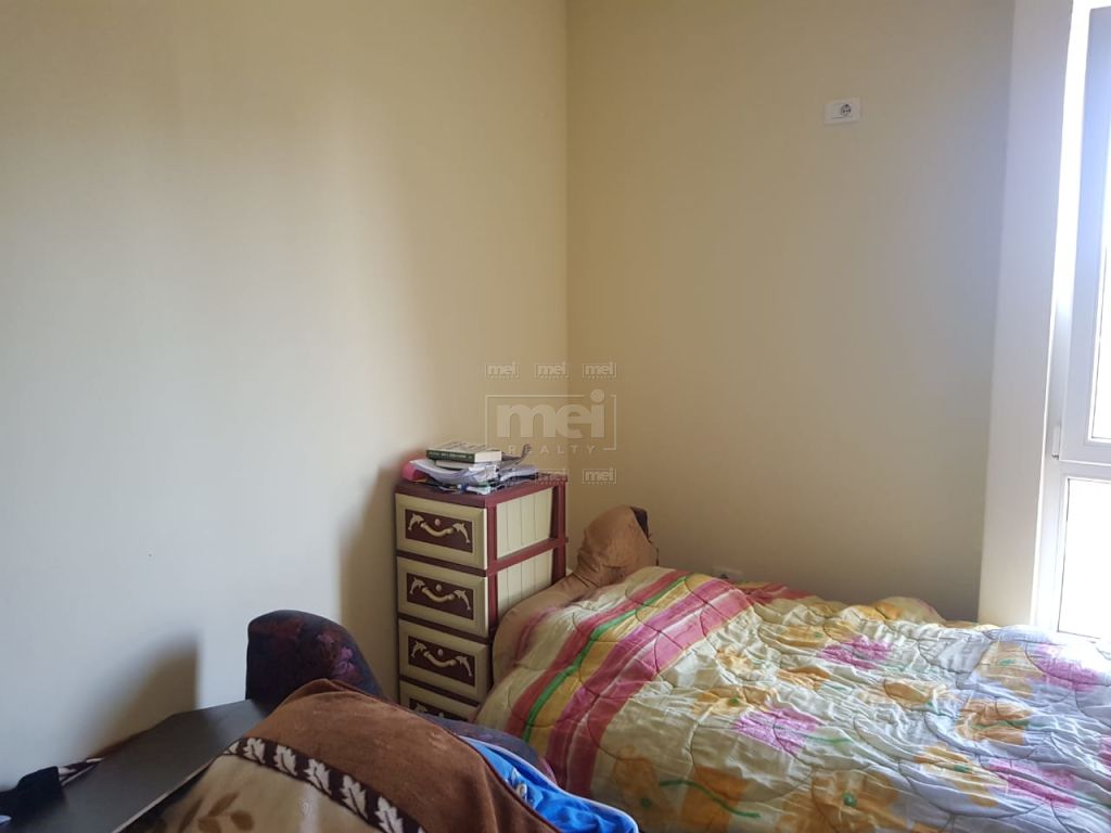 Fusha E Aviacionit , Shitet Apartament 1+1 . 3