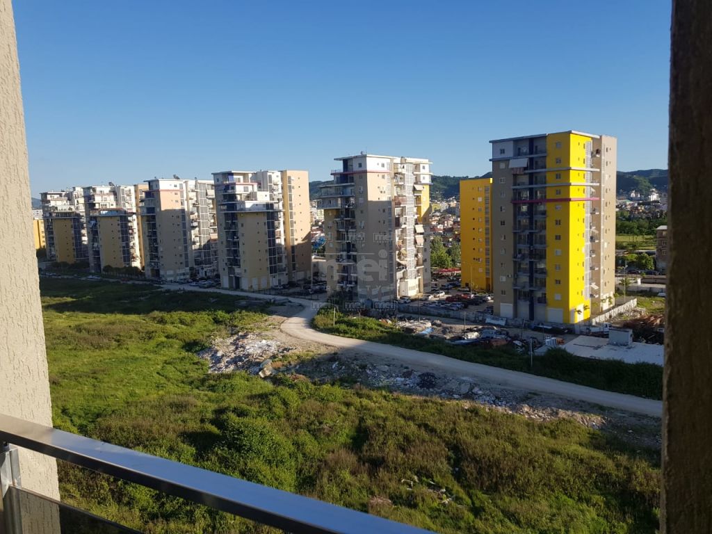 Fusha E Aviacionit , Shitet Apartament 1+1 . 0