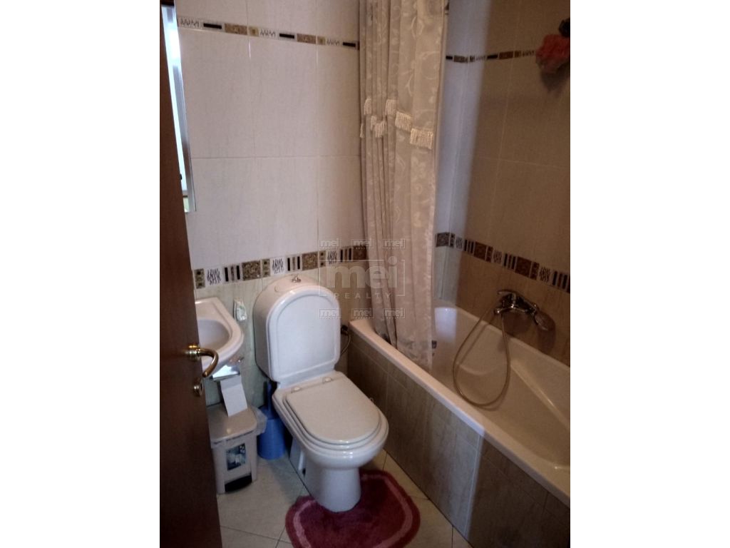 Ne Qender Te Tiranes , Jepet Me Qira Apartament 2+1