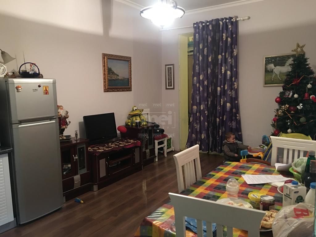 Tek Blv. Bajram Curri, Shitet Apartamenti 2+1. 1