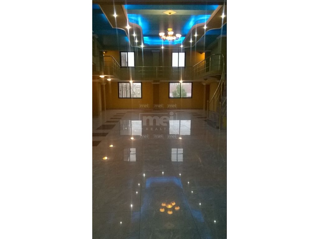 Ne Kinostudio Jepet Me Qira Vile + Hotel Me Siperfaqe 2000M2.