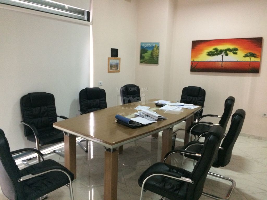 Perballe Misto Mames Rruga Besim Alla, Shitet Zyre 57m2