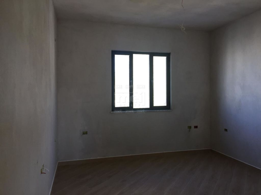 Tek Konviktet E Inxhinierise Se Ndertimit, Jepet Me Qira Godine 5-Kateshe