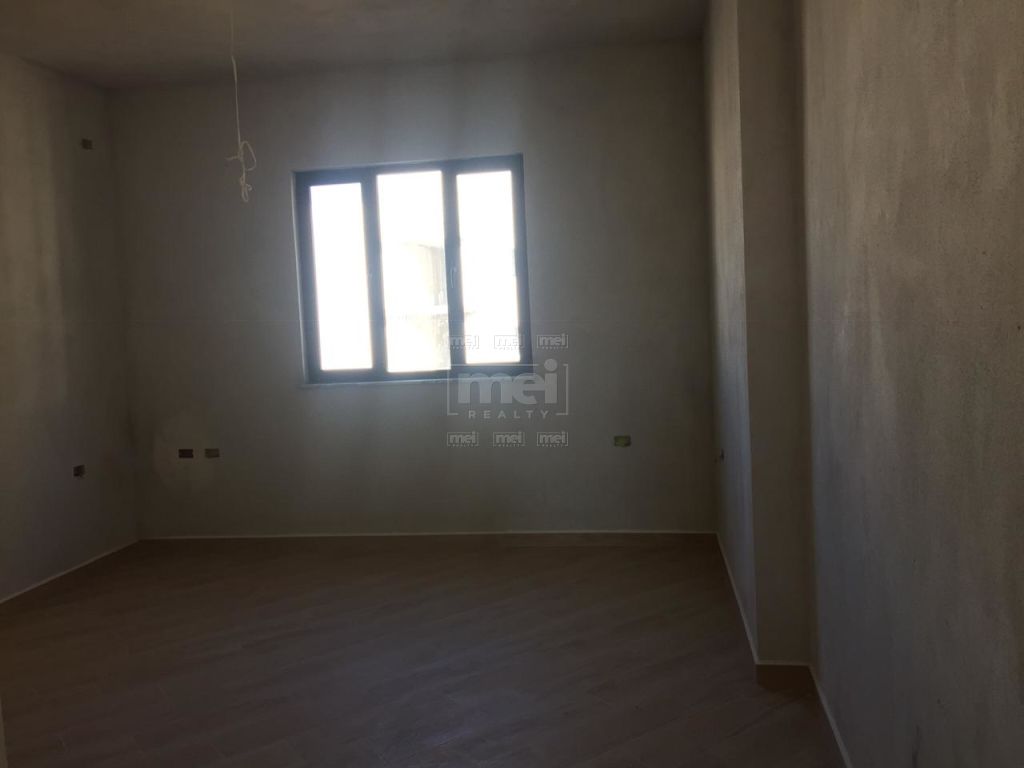 Tek Konviktet E Inxhinierise Se Ndertimit, Jepet Me Qira Godine 5-Kateshe