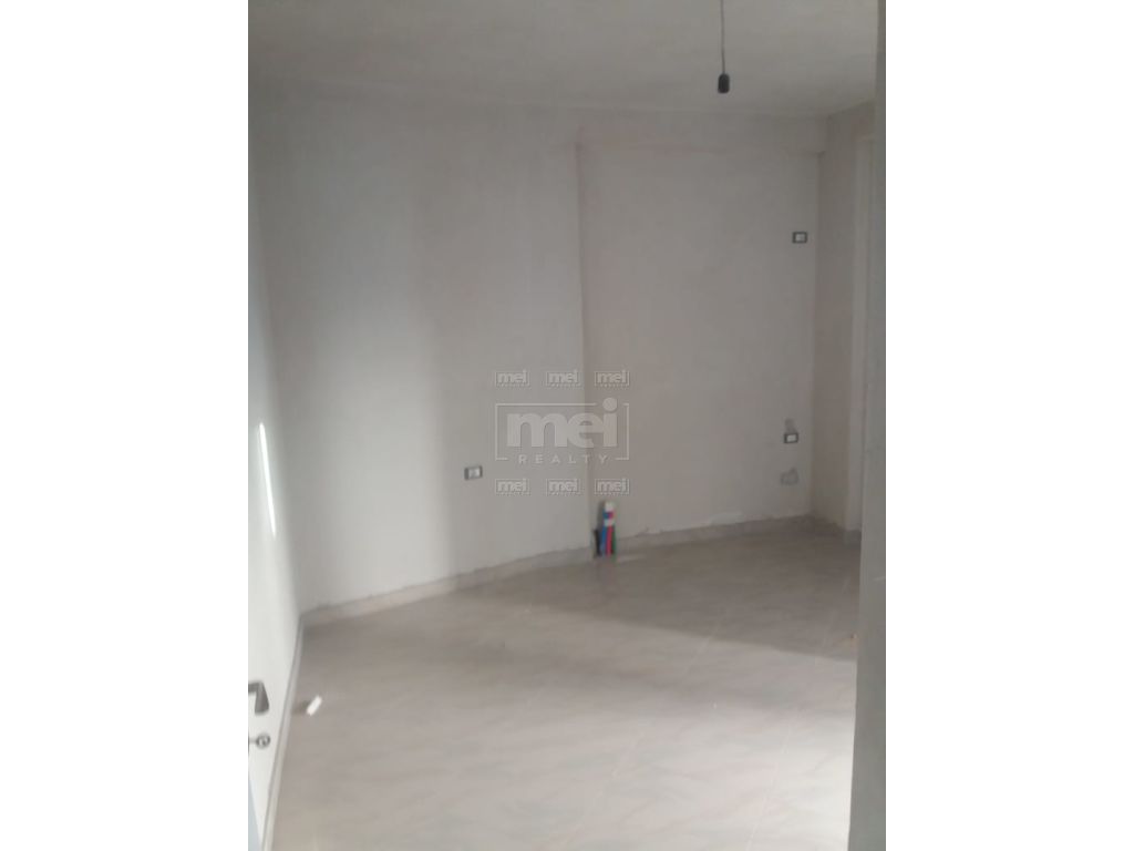 Tek Selvia, Shitet Apartament 2+1
