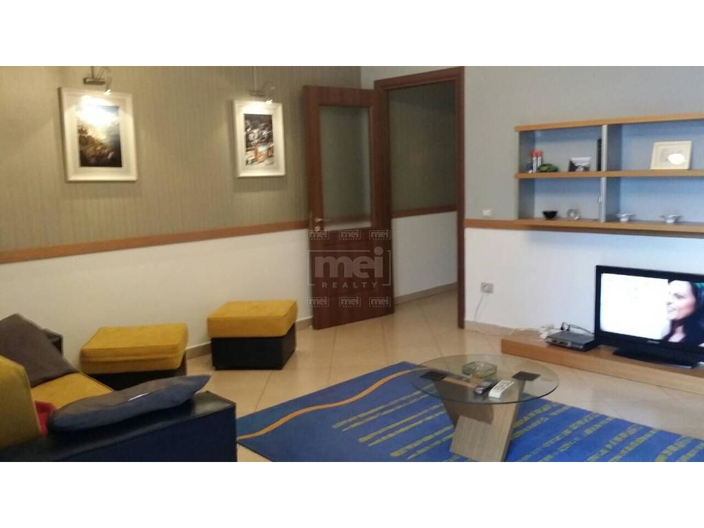 Zogu Zi , Jepet Apartament 1+1 me Qira