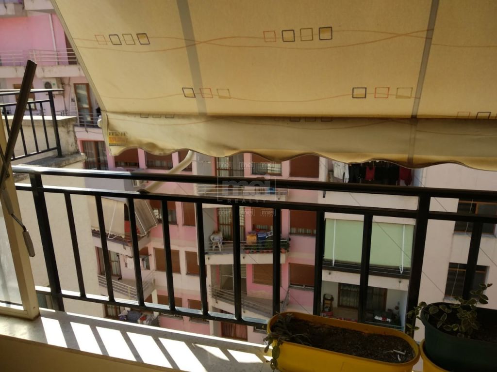 SHITET APARTAMENT 2+1 TERESISHT I MOBILUAR, MISTO MAME.