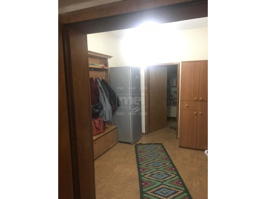 SHITET APARTAMENT 2+1, TEK MEDRESEJA.