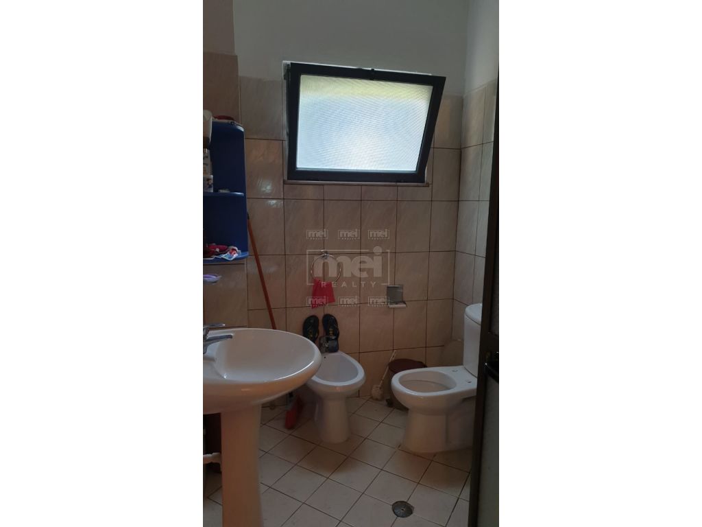 Te Mali i Robit Shitet Apartament 1+1