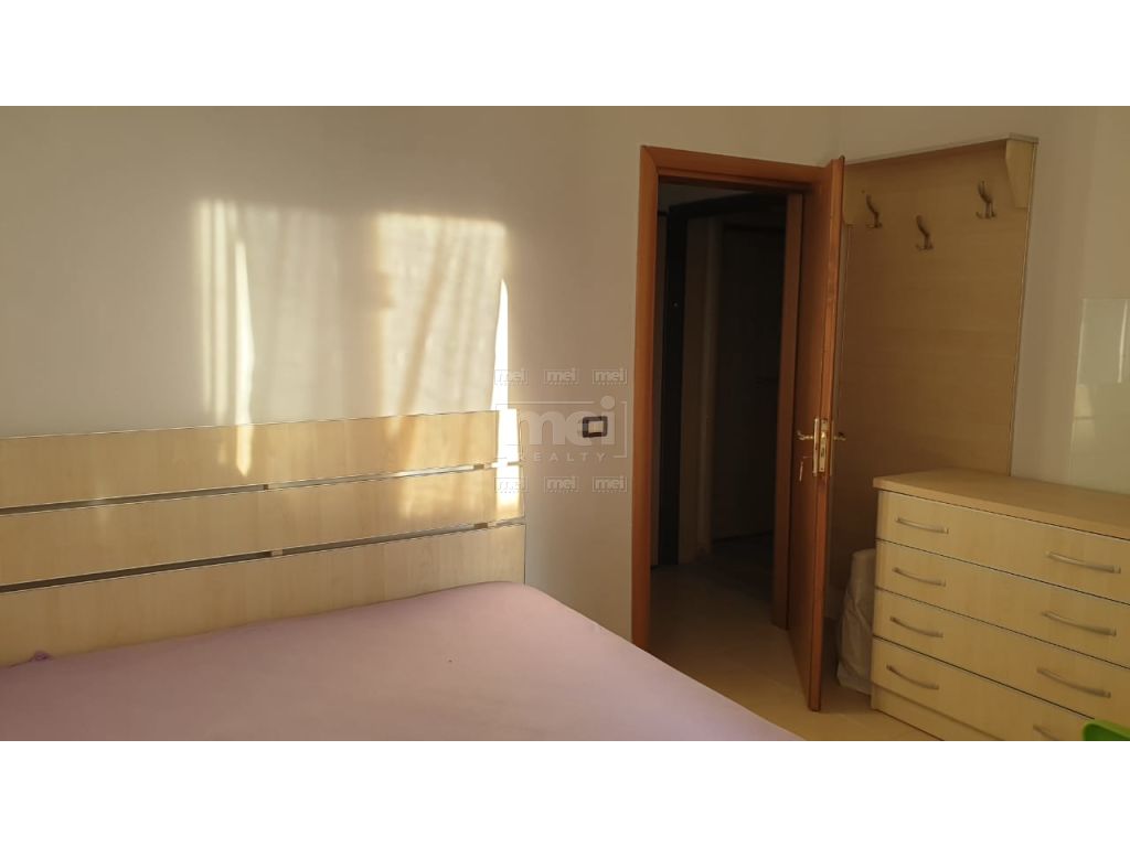 Shitet Gasonier  Prane Hotel Harmonia Durres.