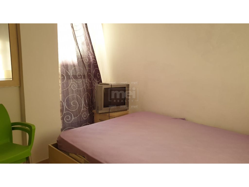 Shitet Gasonier  Prane Hotel Harmonia Durres.