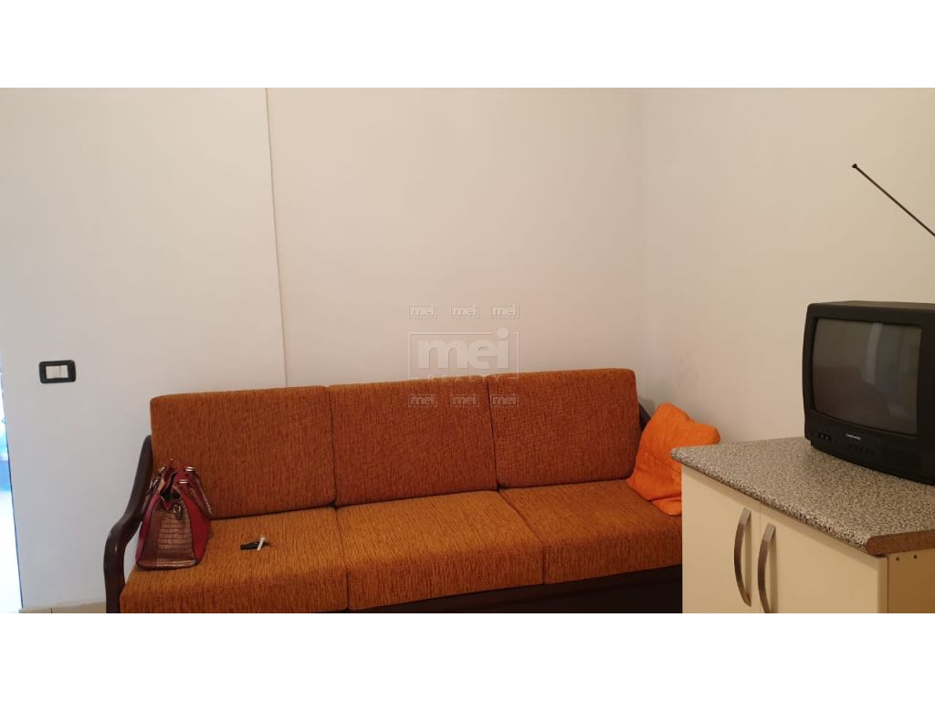 Shitet Gasonier Prane Hotel Harmonia Durres.