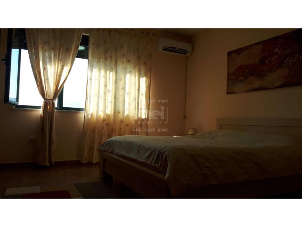Ne Bllok Tek Rruga Sami Frasheri , Jepet me qira apartament 1+1.