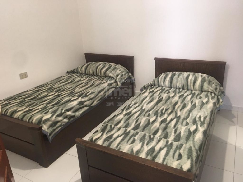 Mbrapa Ambasades Amerikane, Jepet Me Qira Apartament 1+1.