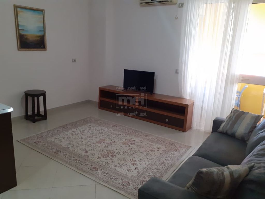Tek Bulevardi Gjergj Fishta Jepet Me Qira Apartament 1+1.