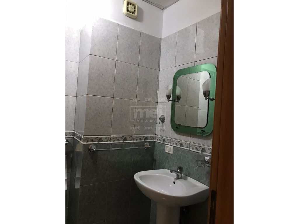 Rruga e Kavajes, Shitet apartament 2+1