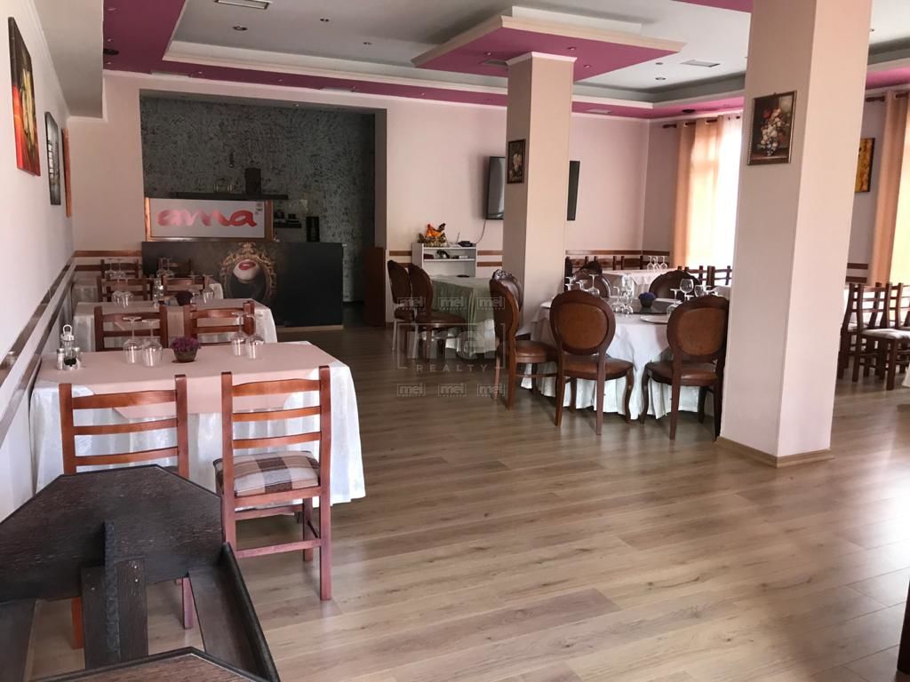 Rruga 4 Deshmoret, Jepet Restorant me Qira