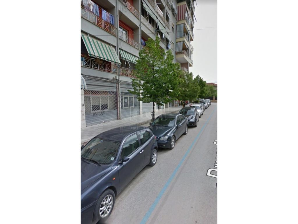 Te Rruga Skender Luarasi Jepet Me Qira Ambient Komercial