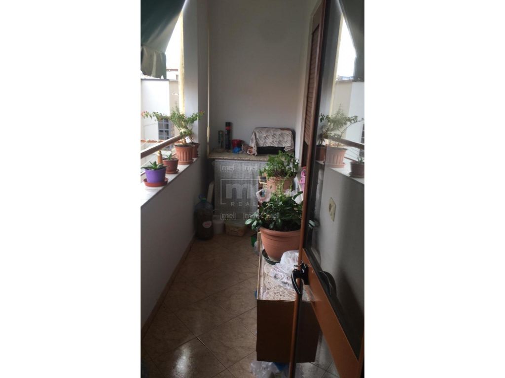 Shitet Apartament 2+1+2, Tek Komisariati i Policise Nr.1 Ne Brryl.