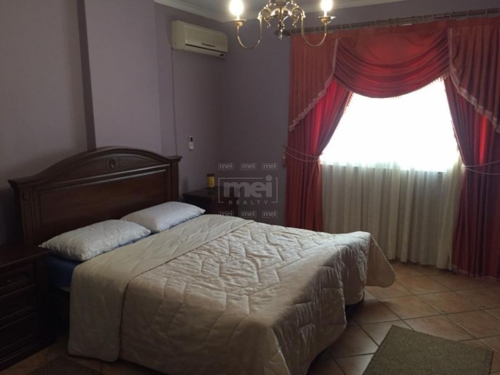 Jepet Me Qera Apartamenti 2+1 Tek Komuna e Parisit