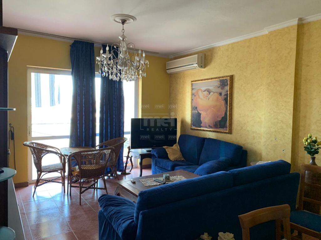 Shitet Apartament 3+1+Garazh Ne Myslym Shyri.